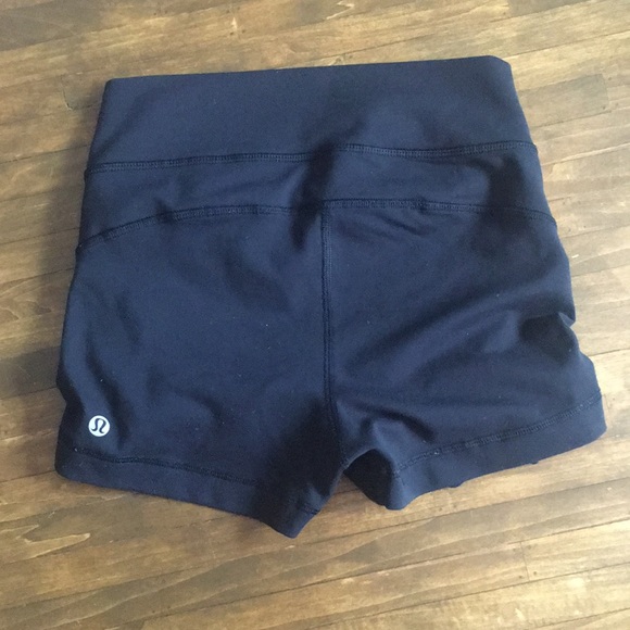 Lululemon Liberty Shorts - Picture 6 of 8